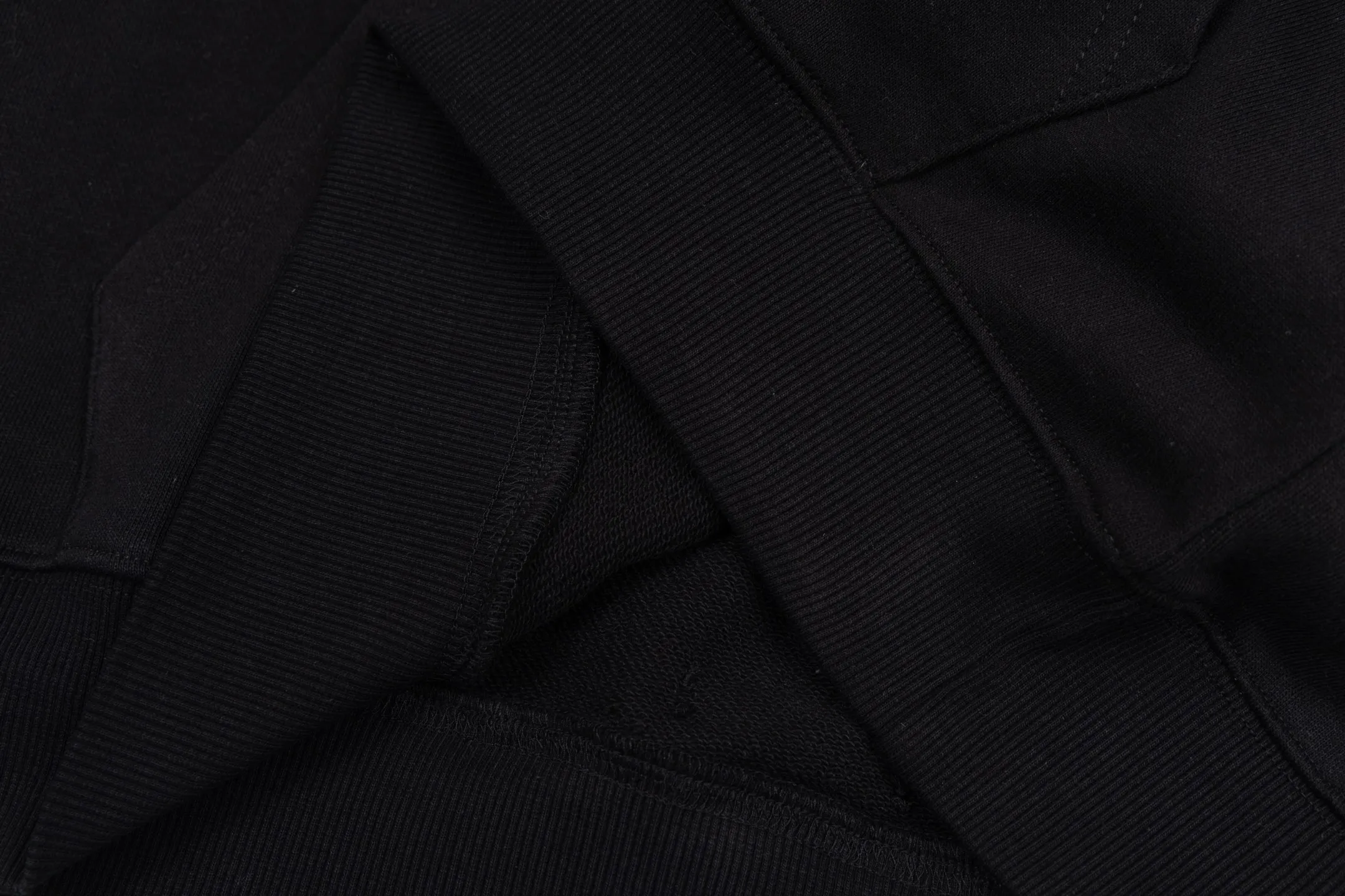 ：Y 145 ZP New Arrival Classic ： 32 ， ： ！ Sizes：S M L XL ：Black